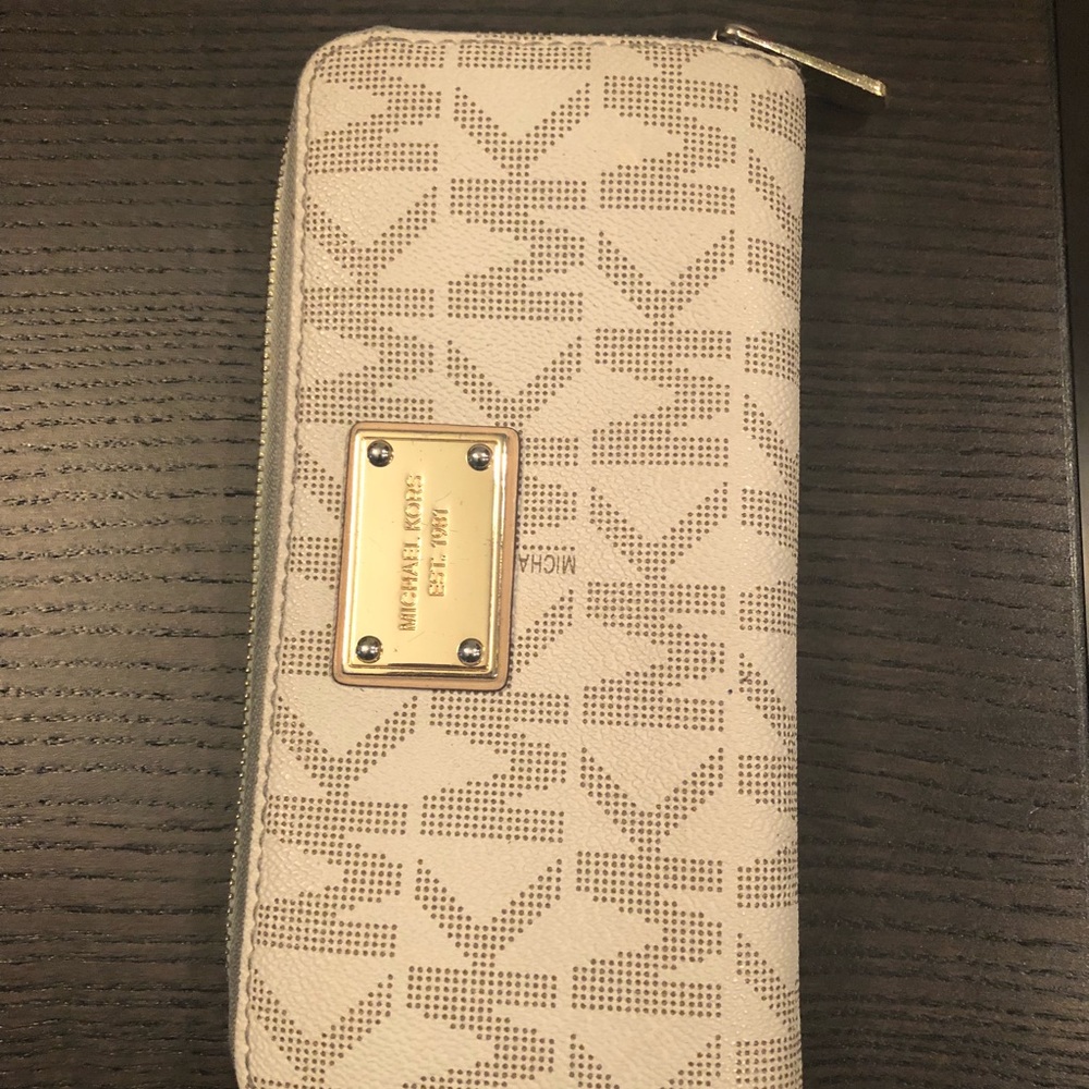 Michael Kors white and tan walker